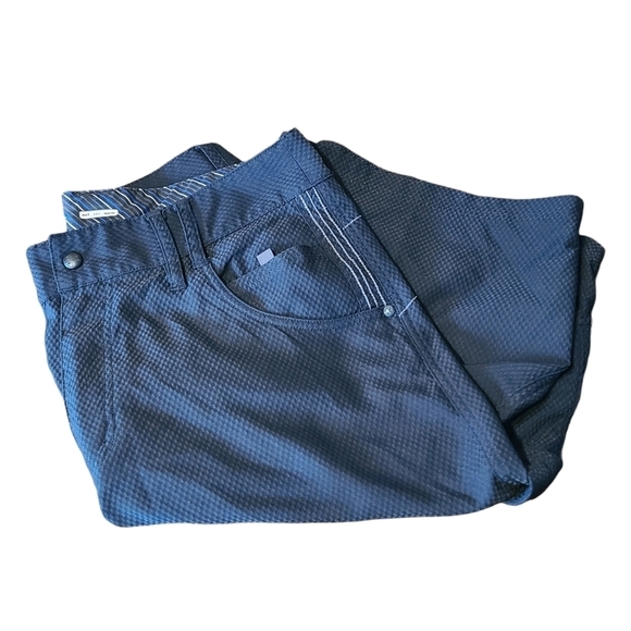 Lululemon men's black wet Dry warm cargo shorts - Picture 5 of 9